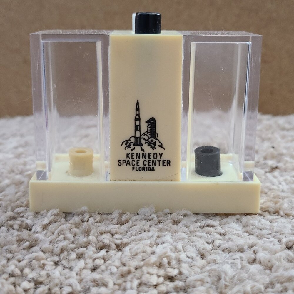 Vintage Kennedy Space Center Space Shuttle Salt And Pepper Souvenir Florida USA